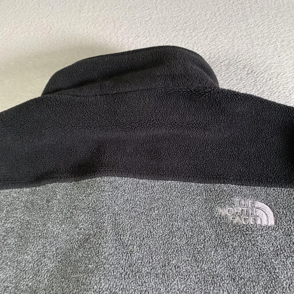 The North Face Jacket Mens‎ Small Gray Black Fleece Full Zip FlashDry Outdoor